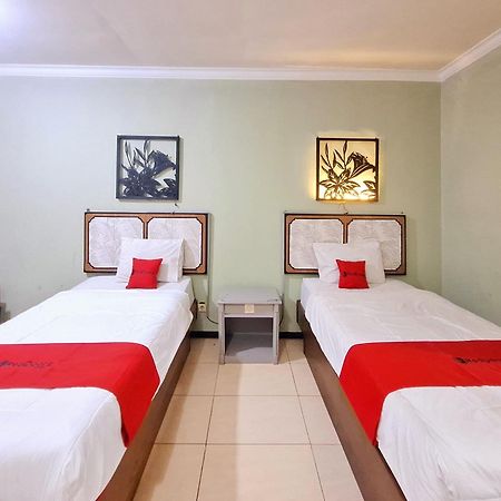 Reddoorz Near Stadion Semeru Lumajang Jawa Timur Exterior foto